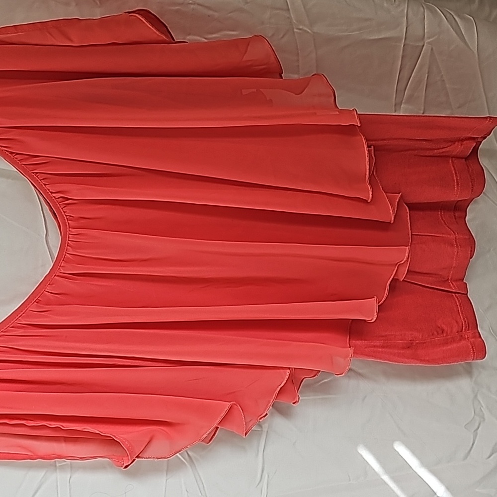 Venus stretch tank with overlay